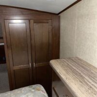 2015 Heartland Sundance 3380RL - Image 9