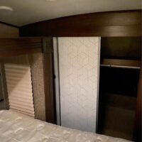 2015 Heartland Sundance 3380RL - Image 11