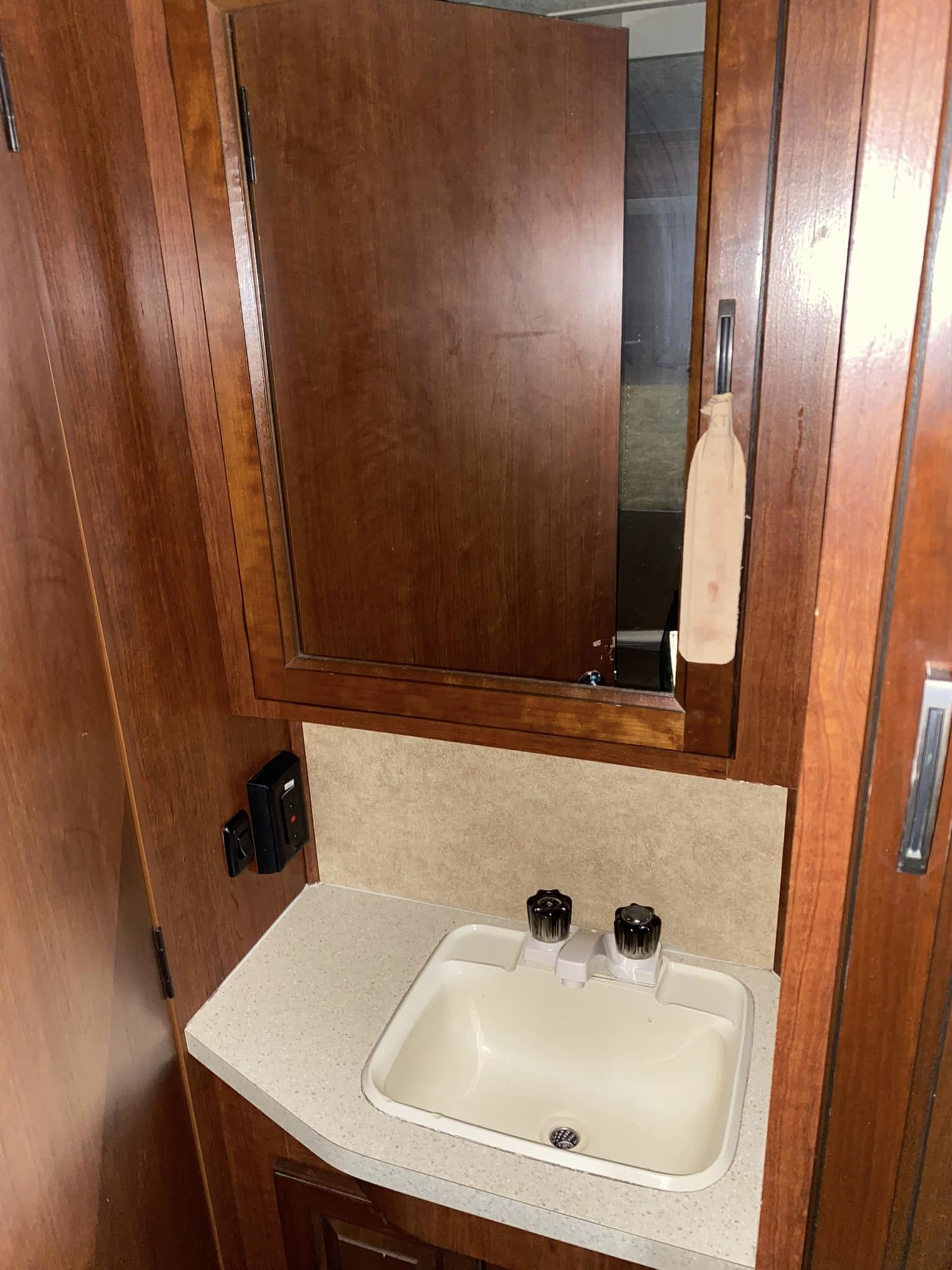 2015 Sunseeker 2700CD Motorhome - Image 15