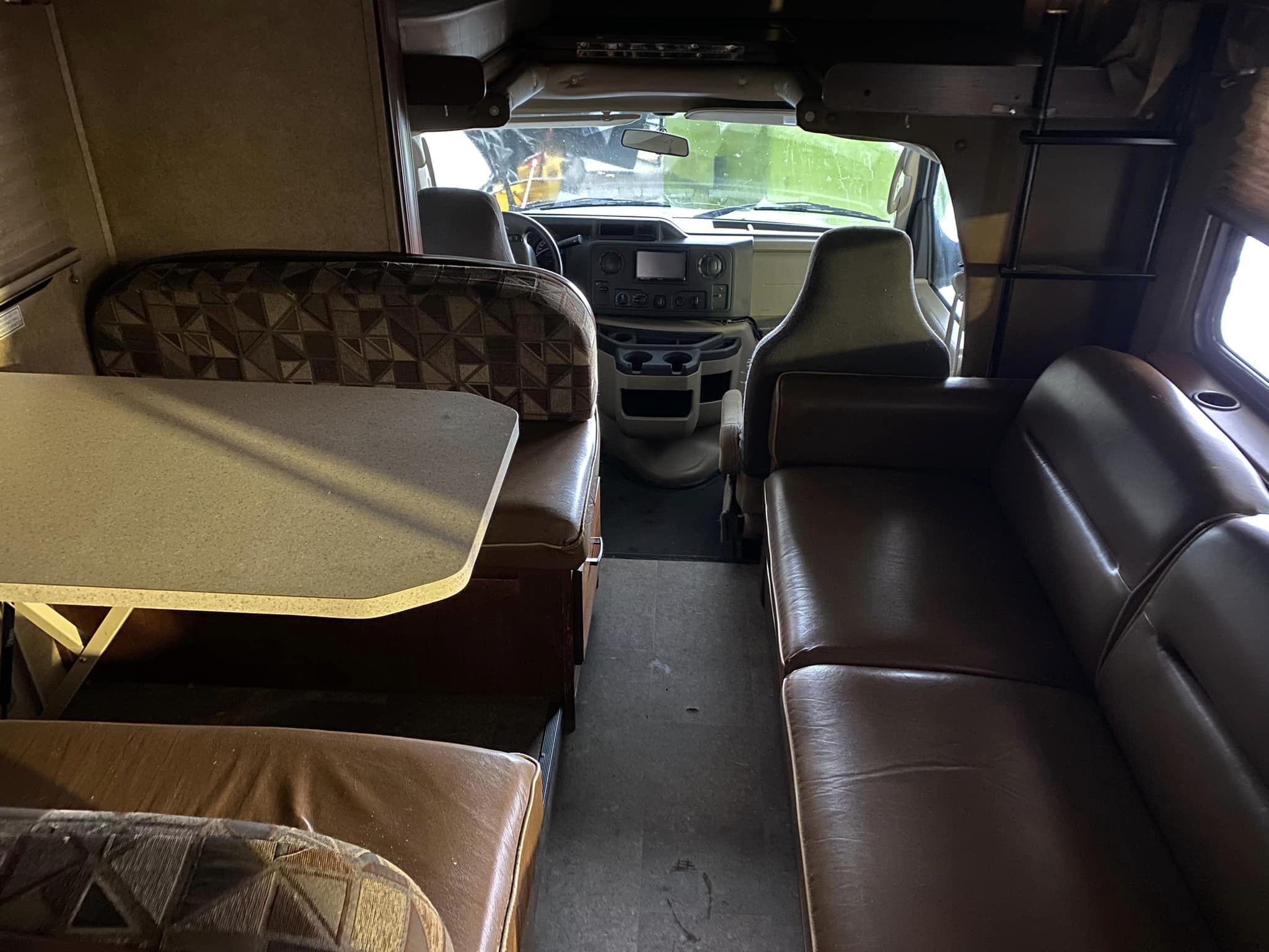 2015 Sunseeker 2700CD Motorhome - Image 9