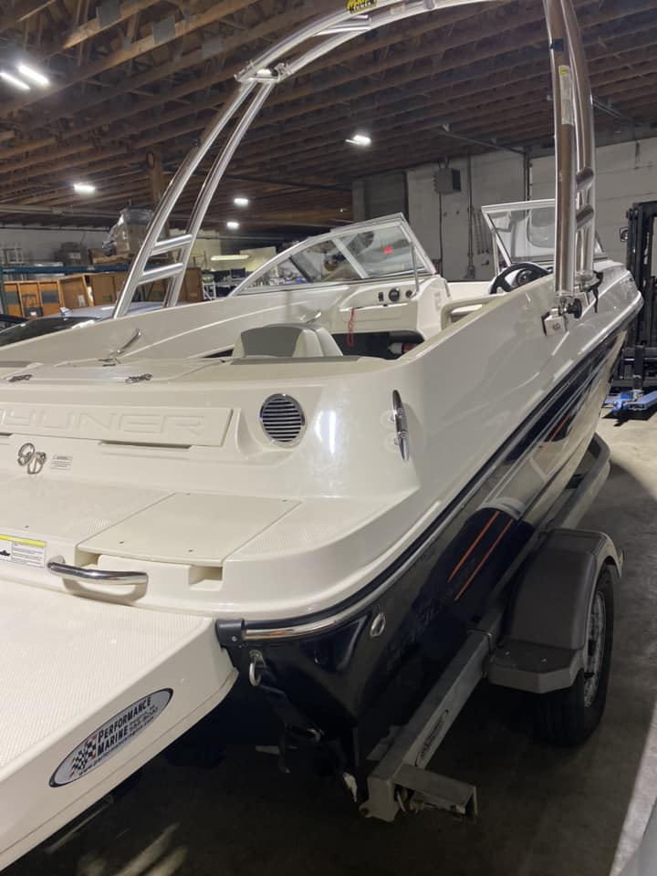 2015 Bayliner Flight Boat 175 - Image 8