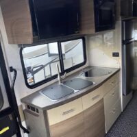 2017 Winnebago Navion Motorhome - Image 15