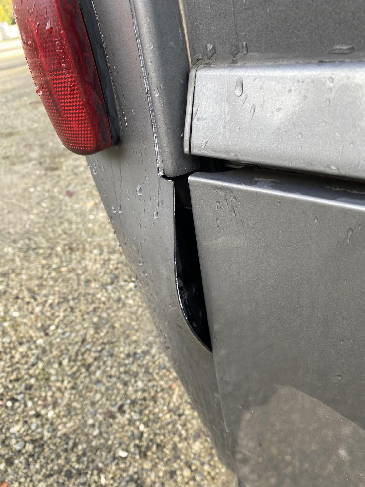 2017 Winnebago Navion Motorhome - Image 25