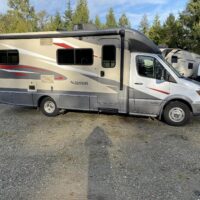 2017 Winnebago Navion Motorhome - Image 7