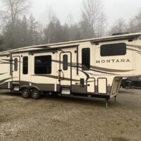 2016 Keystone Montana Travel Trailer 3711FL - Image 5