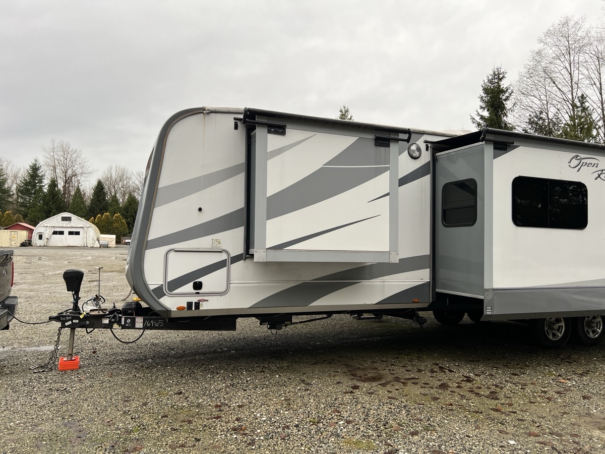 2017 Highland Ridge Roamer Travel Trailer 310BHS - Image 4