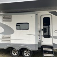 2017 Highland Ridge Roamer Travel Trailer 310BHS - Image 9