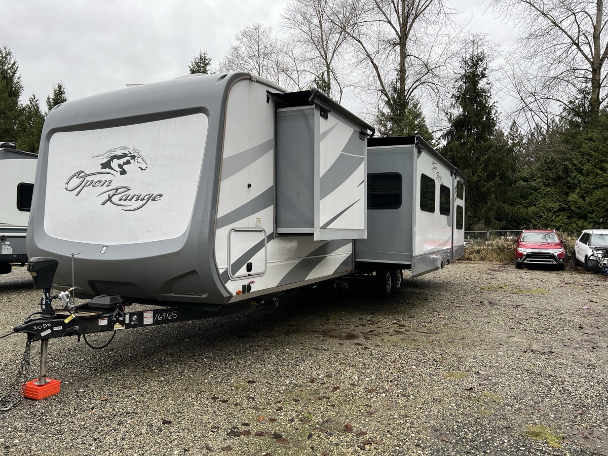 2017 Highland Ridge Roamer Travel Trailer 310BHS - Image 3