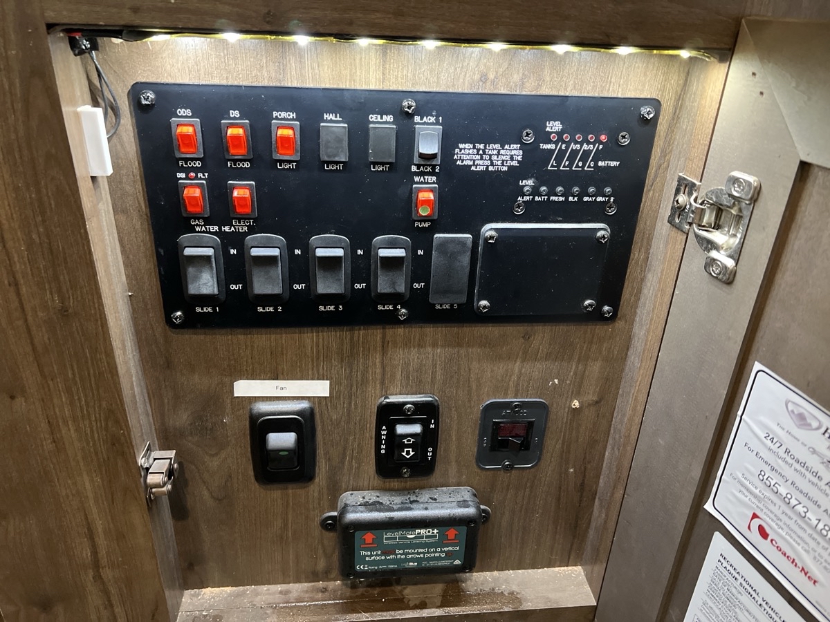 2017 Highland Ridge Roamer Travel Trailer 310BHS - Image 48