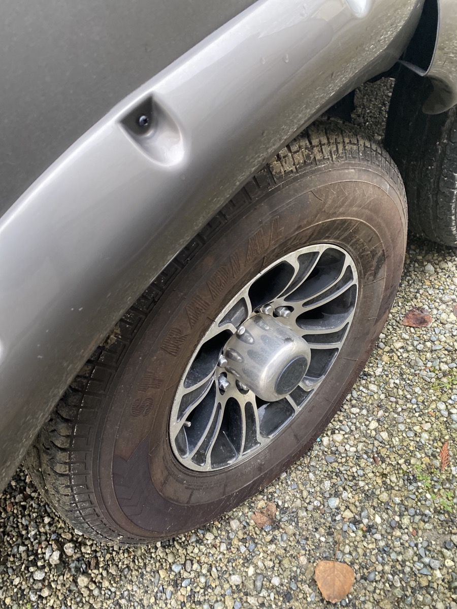 2016 Keystone Montana Travel Trailer 3711FL - Image 9