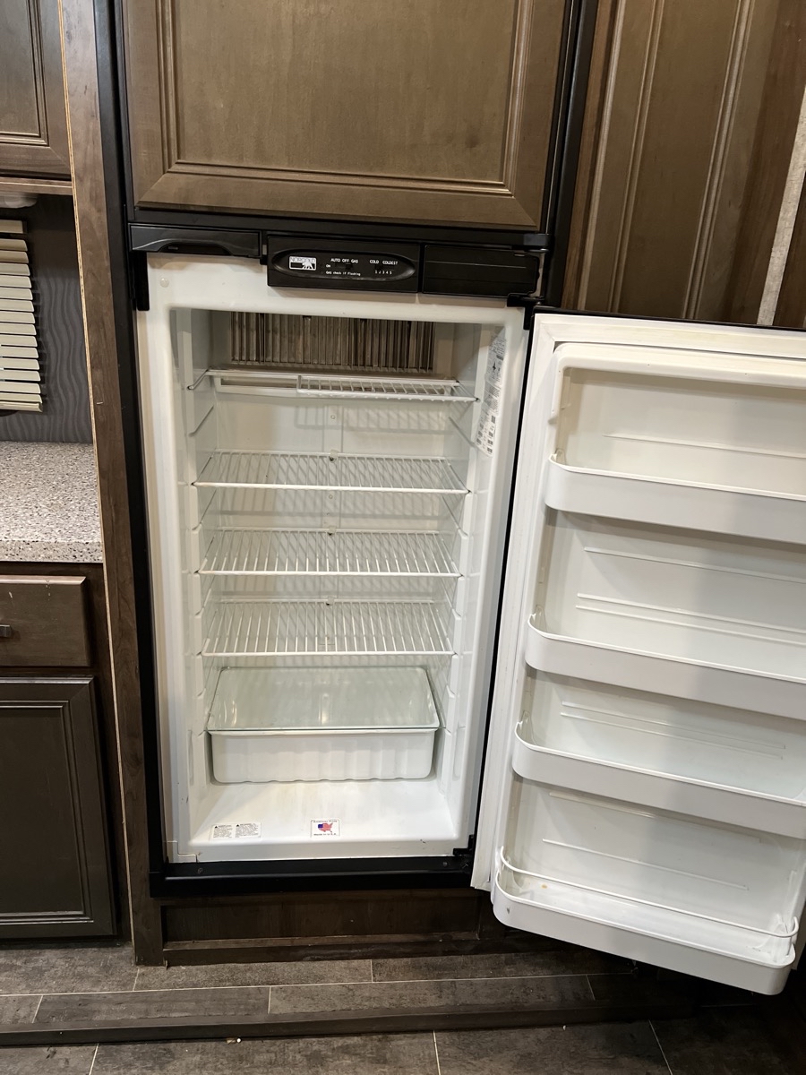 2017 Highland Ridge Roamer Travel Trailer 310BHS - Image 27