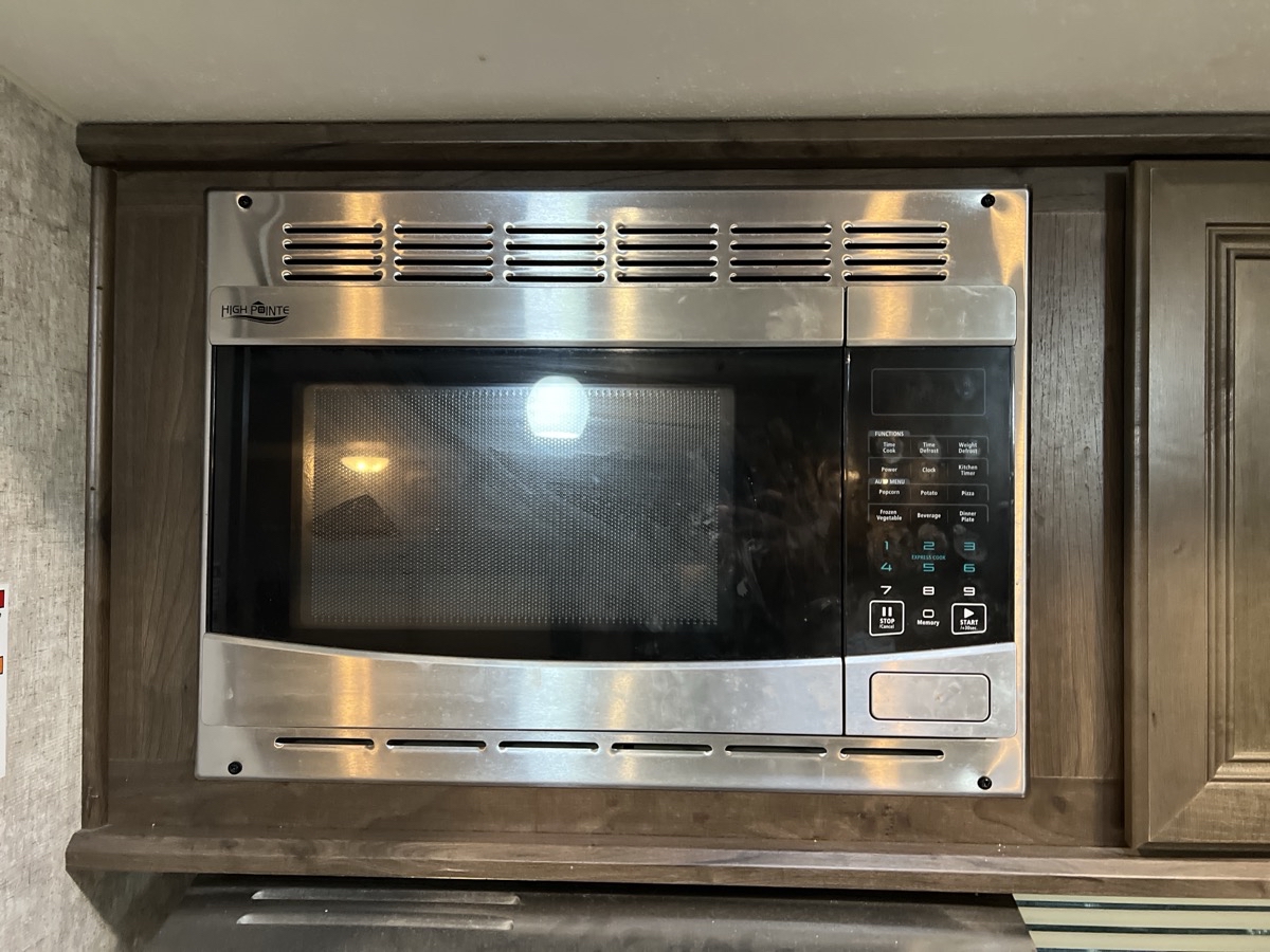 2017 Highland Ridge Roamer Travel Trailer 310BHS - Image 25