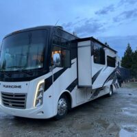 2022 Thor Hurricane Class A Motorhome - Image 2
