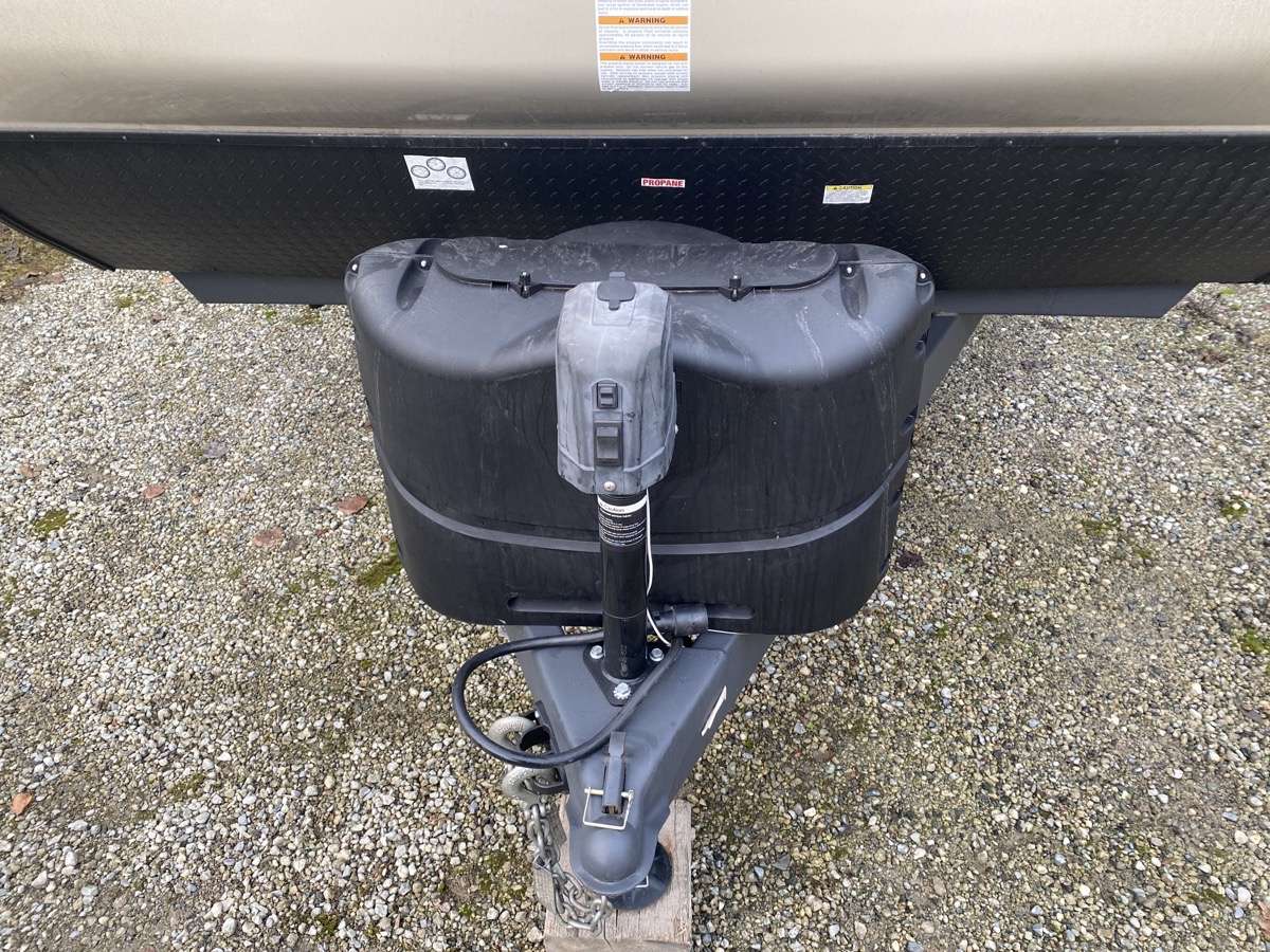 2022 Salem Hemisphere Travel Trailer 26BHHL - Image 9