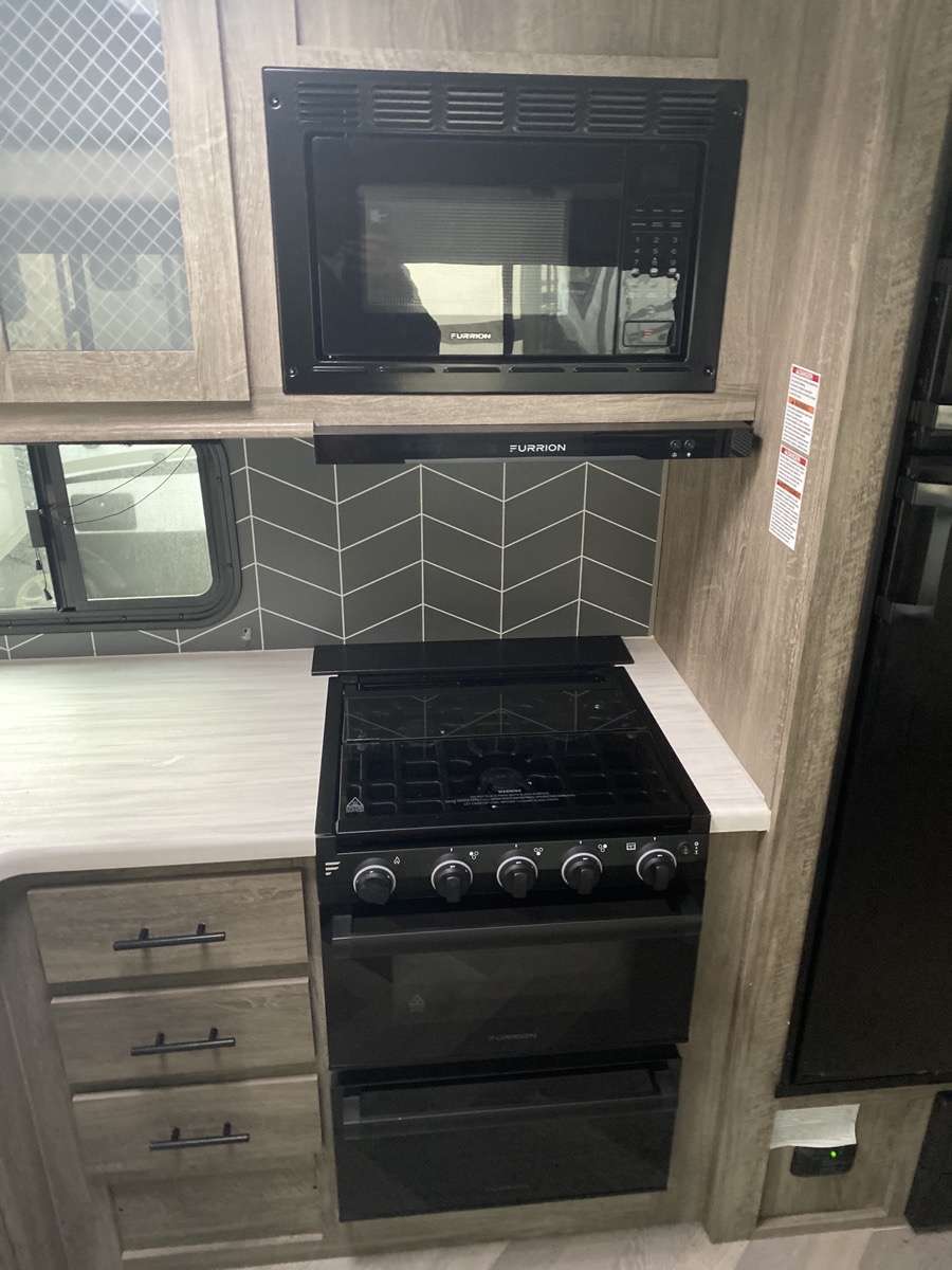 2022 Salem Hemisphere Travel Trailer 26BHHL - Image 12