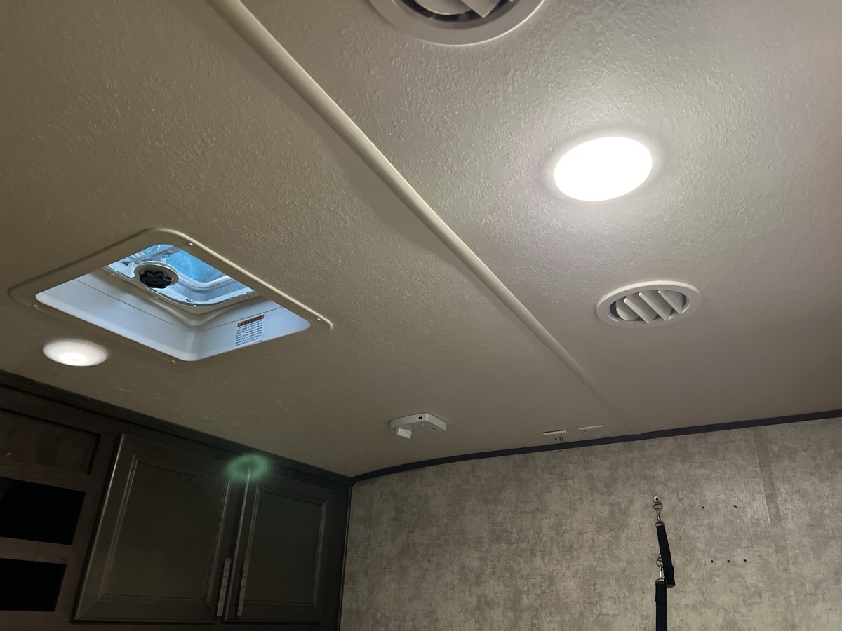 2017 Highland Ridge Roamer Travel Trailer 310BHS - Image 43