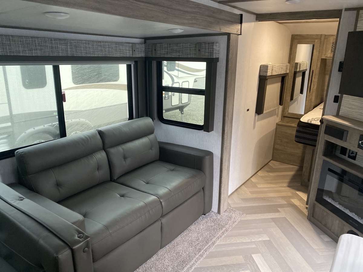 2022 Salem Hemisphere Travel Trailer 26BHHL - Image 14