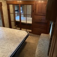 2013 Keystone Avalanche Travel Trailer 320RK - Image 19