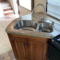 2013 Keystone Avalanche Travel Trailer 320RK - Image 16