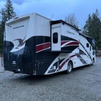 2022 Thor Hurricane Class A Motorhome - Image 7