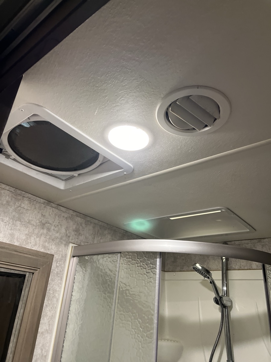 2017 Highland Ridge Roamer Travel Trailer 310BHS - Image 42