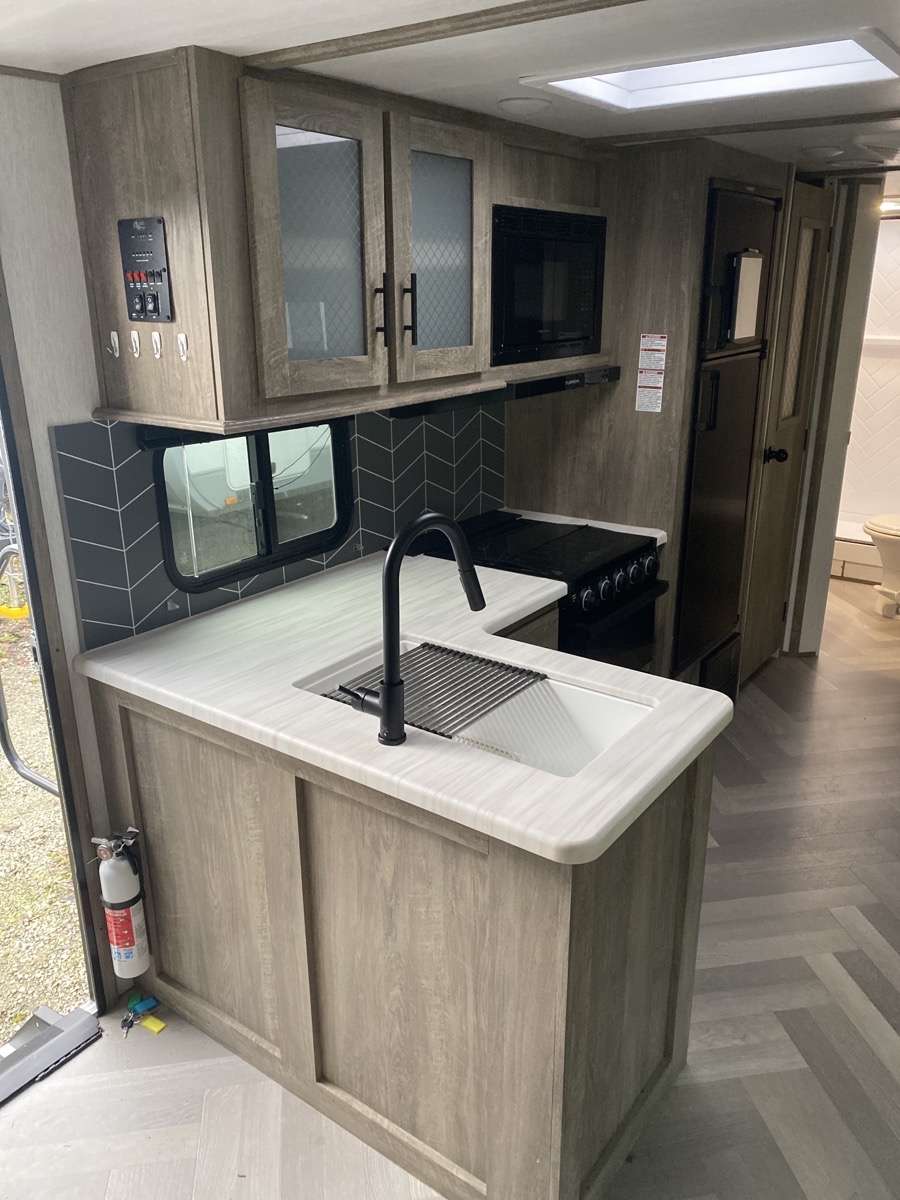 2022 Salem Hemisphere Travel Trailer 26BHHL - Image 13