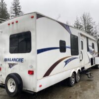 2013 Keystone Avalanche Travel Trailer 320RK - Image 6