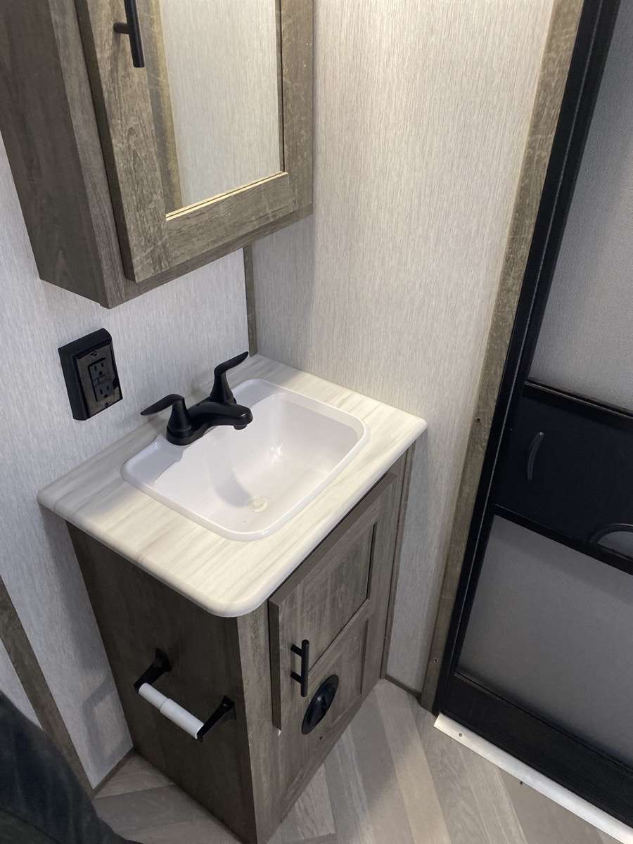 2022 Salem Hemisphere Travel Trailer 26BHHL - Image 19