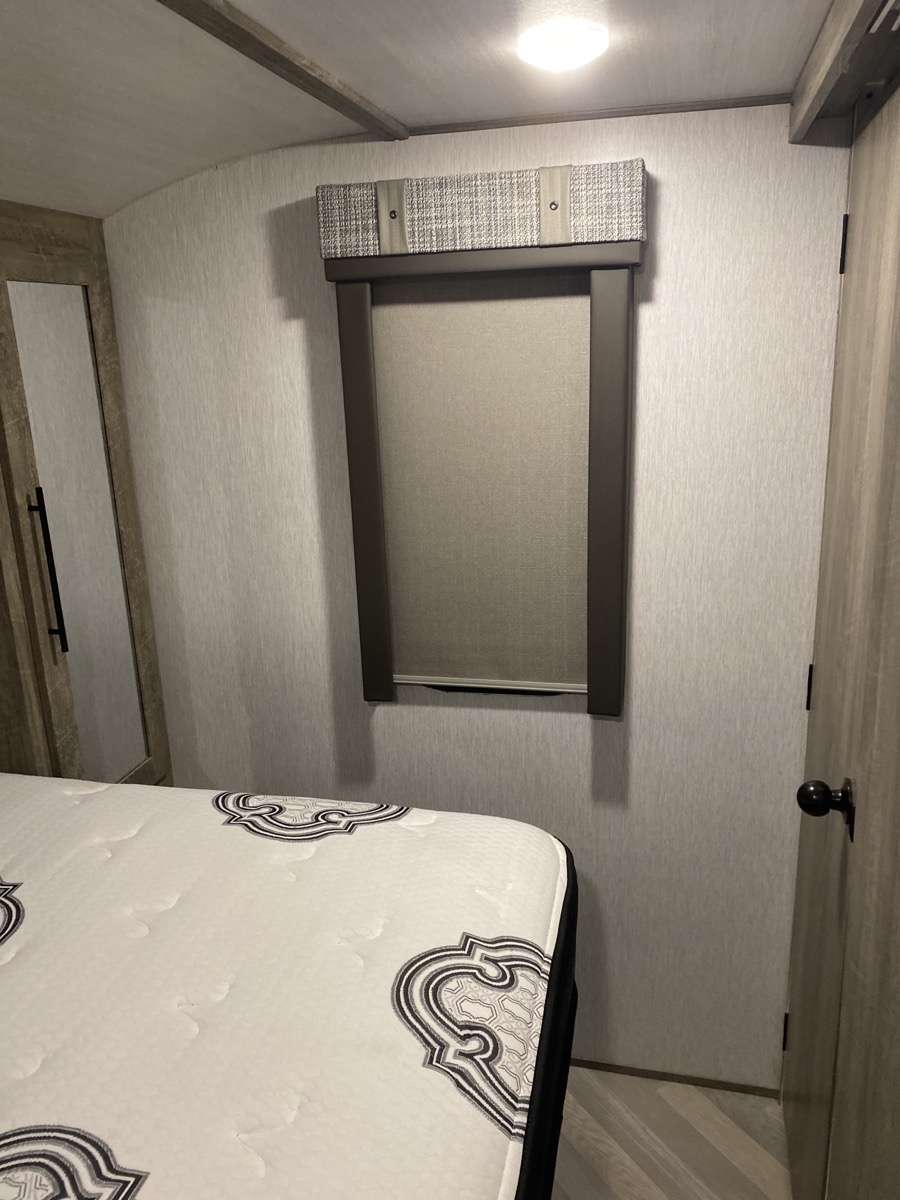 2022 Salem Hemisphere Travel Trailer 26BHHL - Image 18