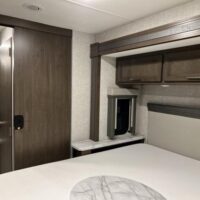 2022 Thor Hurricane Class A Motorhome - Image 23