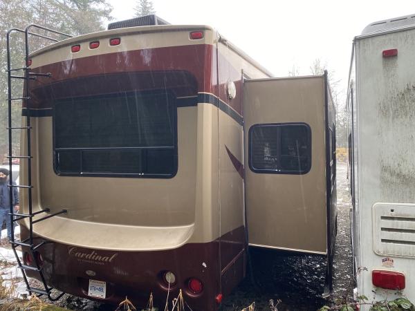 2010 Forest River Cardinal 3625RT Travel Trailer - Image 6