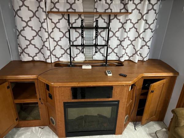 2010 Forest River Cardinal 3625RT Travel Trailer - Image 12