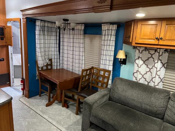 2010 Forest River Cardinal 3625RT Travel Trailer - Image 16