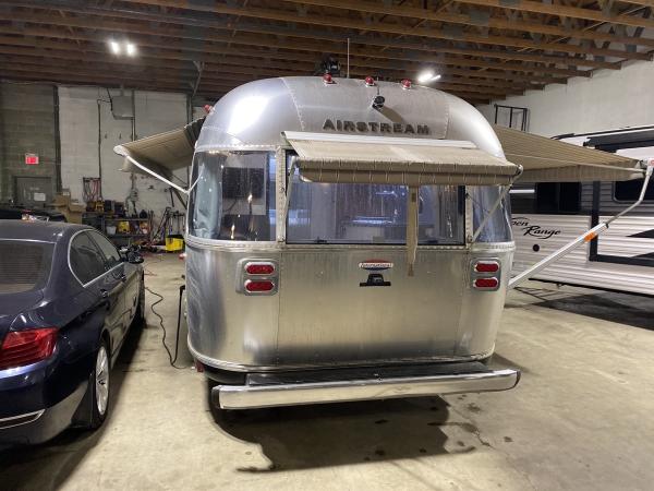 2019 Airstream International Serenity 25 FB Travel Trailer - Image 6