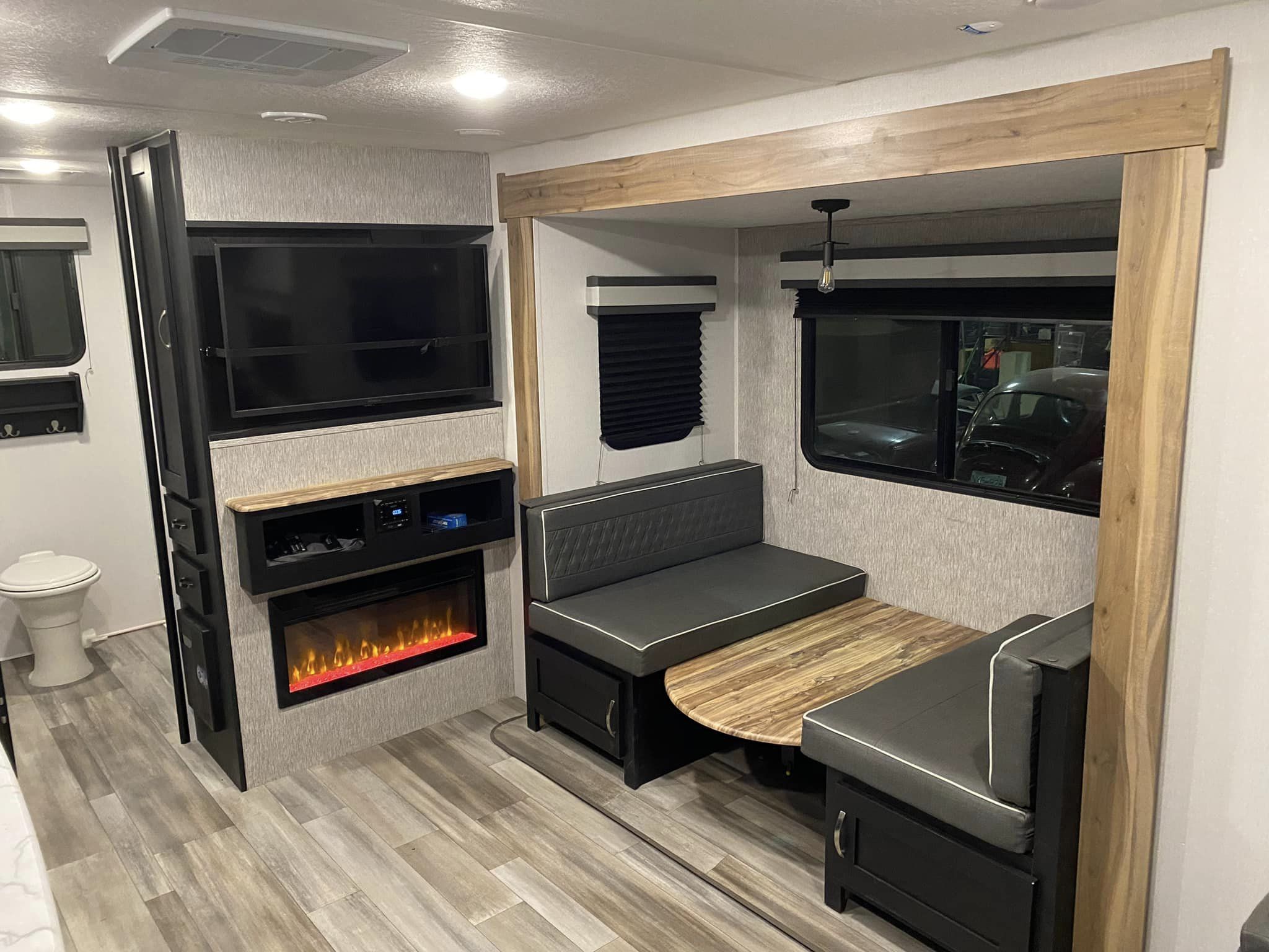 2022 Forest River Coachmen 252 RBS Travel Trailer - Image 9
