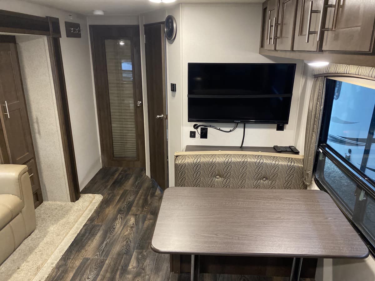 2018 Forest River WildCat Maxx Lite Travel Trailer - Image 10
