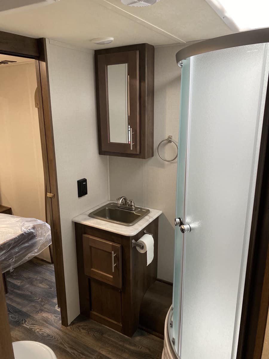 2018 Forest River WildCat Maxx Lite Travel Trailer - Image 14