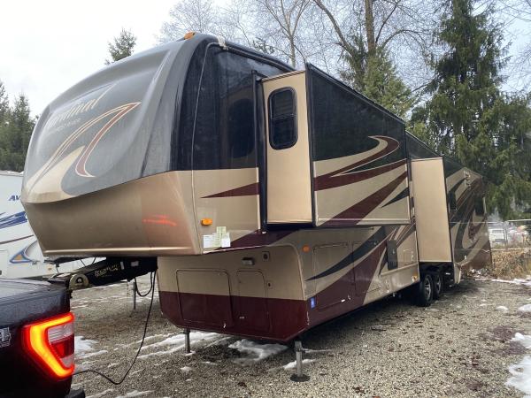 2010 Forest River Cardinal 3625RT Travel Trailer - Image 3