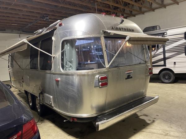 2019 Airstream International Serenity 25 FB Travel Trailer - Image 5