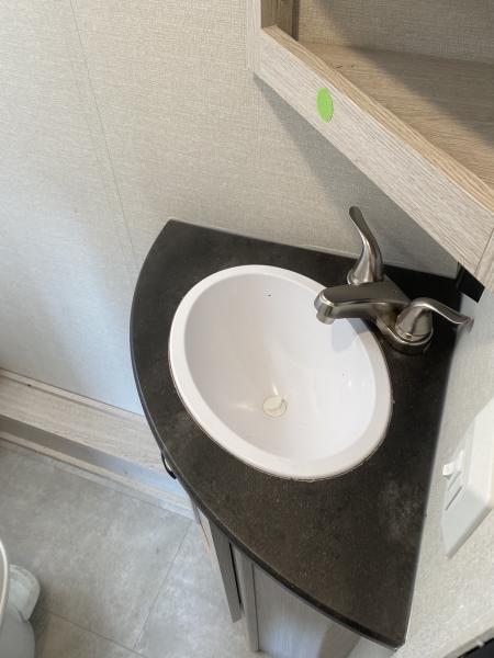 2021 Coachmen Apex Ultra Lite 284BHS Travel Trailer - Image 21