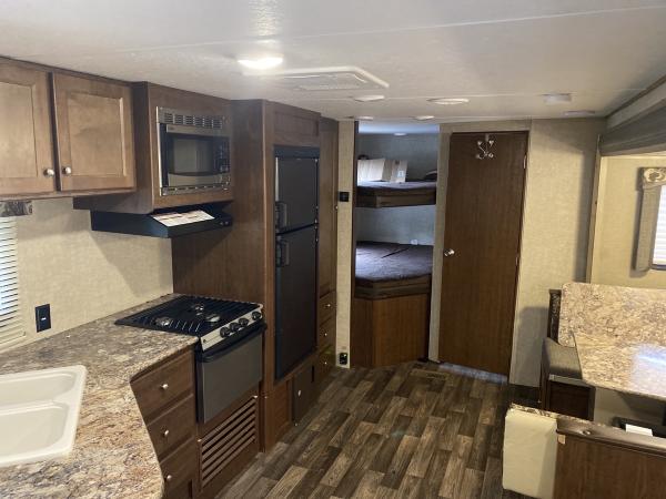 2016 Keystone Hideout 26BHS Travel Trailer - Image 14