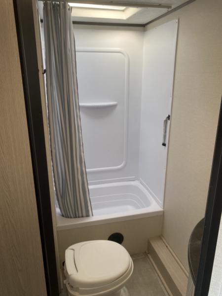 2021 Coachmen Apex Ultra Lite 284BHS Travel Trailer - Image 22