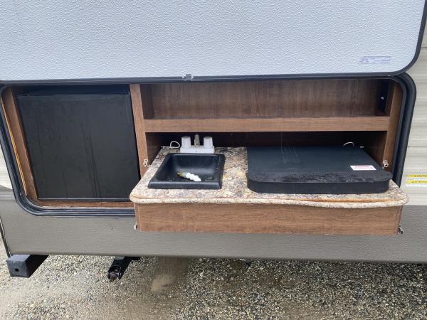 2016 Keystone Hideout 26BHS Travel Trailer - Image 21