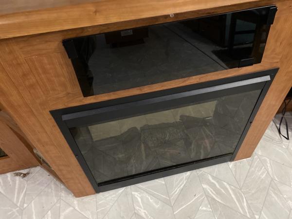 2010 Forest River Cardinal 3625RT Travel Trailer - Image 19