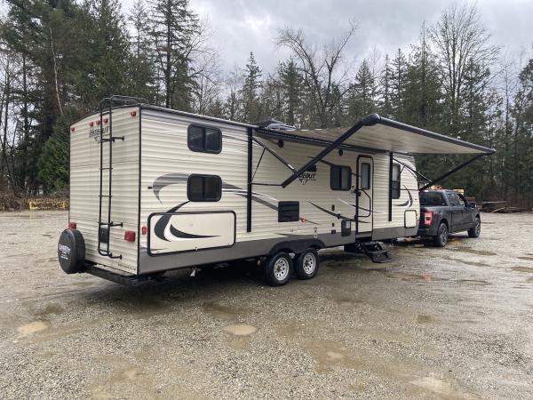 2016 Keystone Hideout 26BHS Travel Trailer - Image 6