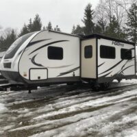 2016 Evergreen I-GO 27RBD Travel Trailer - Image 3