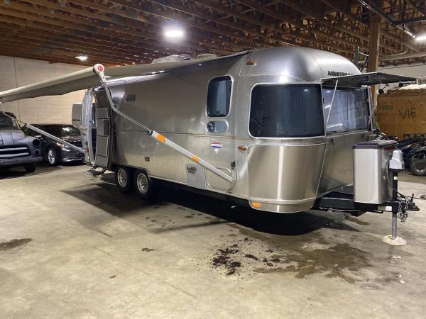 2019 Airstream International Serenity 25 FB Travel Trailer - Image 4