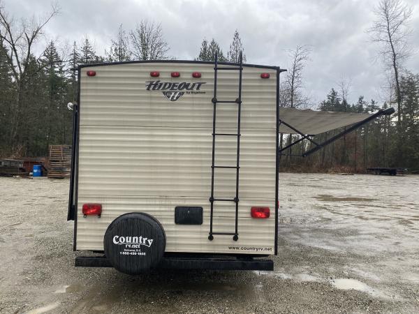 2016 Keystone Hideout 26BHS Travel Trailer - Image 5