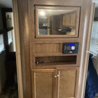 2016 Keystone Hideout 26BHS Travel Trailer - Image 11