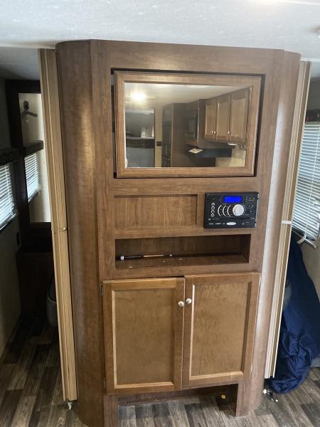 2016 Keystone Hideout 26BHS Travel Trailer - Image 11
